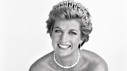 Lady Diana’nın İkonik Kombinlerinde Tercih Ettiği Takılar